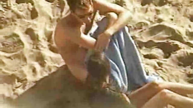 Une ado allemande prostituée se fait baiser avec une éjaculation porno camping nudiste dans un préservatif