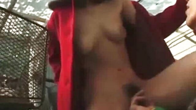 Trio avec deux porno plage naturiste jeunes filles thaïlandaises