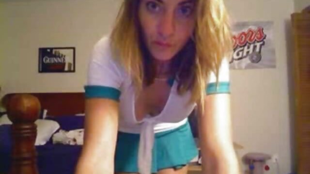 Kiara Night et Lola Myluv dans Libérez la tension lesbienne amatrice nudiste
