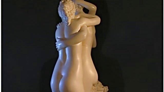 Superbe fille européenne naturiste plage sexe penchée et baisée avant une éjac faciale