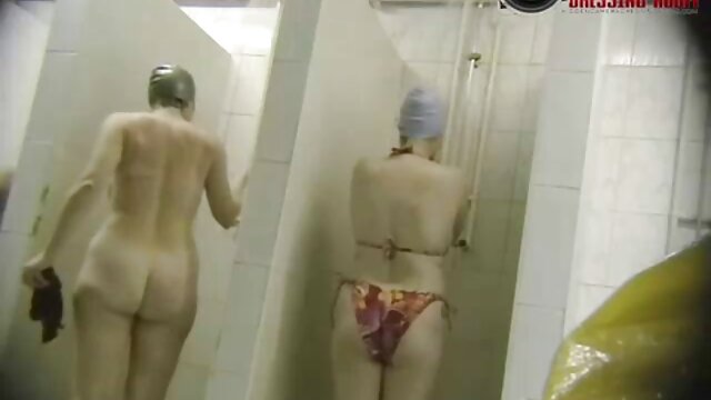 Groupe de fête de sexe naturiste amateur carnaval brésilien baise