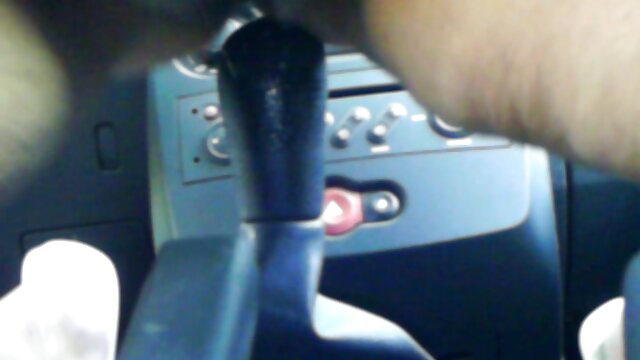 OLD4K. adolescent baisée par naturiste video porno vieux partenaire jusqu'à bite enfin ...