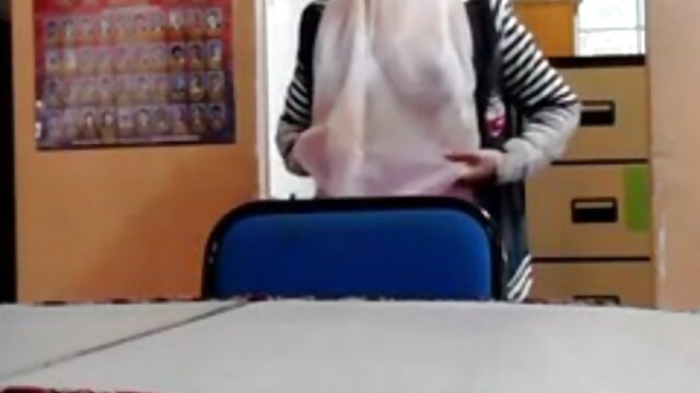 IL Boss film sexe amateur nudiste complet avec Titziana