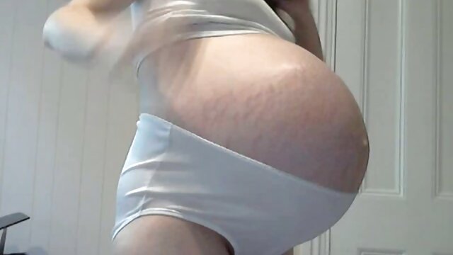 Darla Webcam - Cette fille bite nudiste sait comment vous exciter