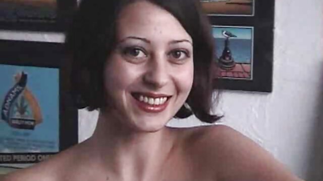 poppens cerise baisée porno chez les naturistes
