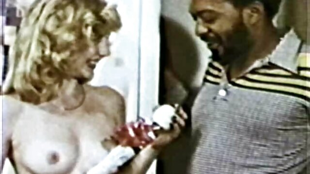 La blonde Tiffany camp nudiste porn se fait enculer