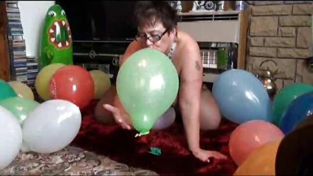 Je veux du sperme dans mon cul s'il vous plaît porno chez les naturistes !!